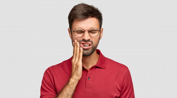 Bruxismo pode afetar pacientes durante o dia
