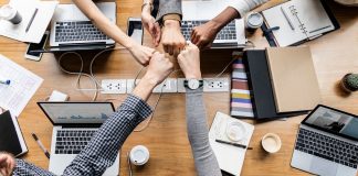 Na contramão da estagnação, empresas contratam funcionários