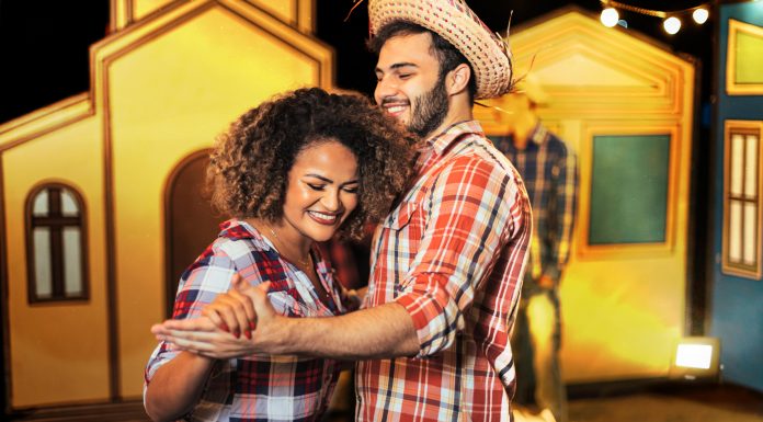 Dicas para usar refletores com segurança na iluminação de festas juninas