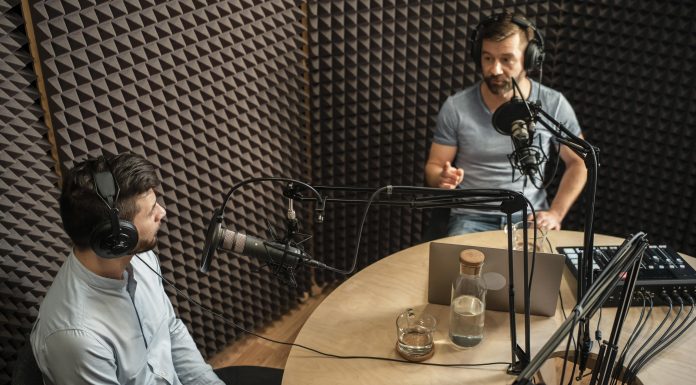 Rádio se mantém forte como meio de mídia, aponta pesquisa