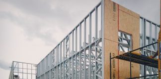 Construções em aço galvanizado protegem contra enchentes