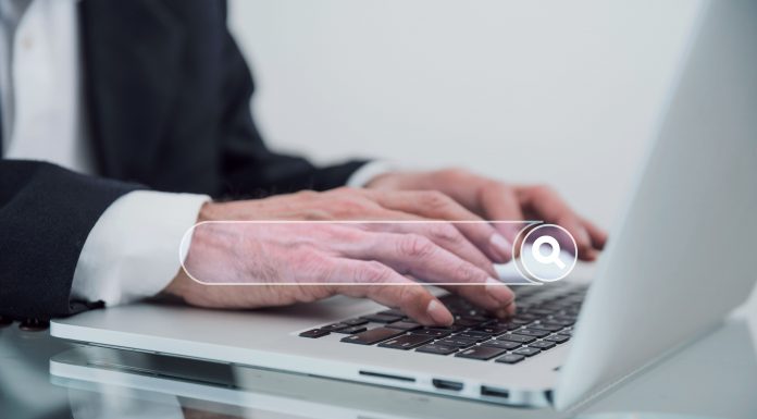 Tecnologia facilita o processo de pesquisa de bens Tecnologia facilita o processo de pesquisa de bens