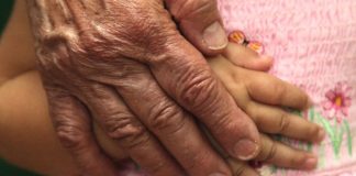 Dádivas entre gerações cultiva as conexões familiares e cultura de doação