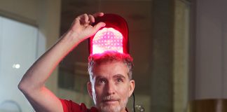 Luz de LED vermelho auxilia no combate à queda de cabelo