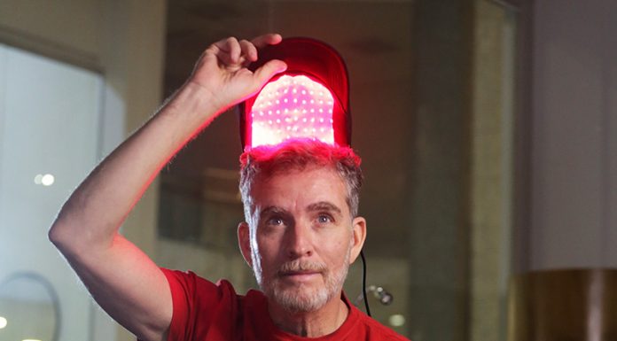 Luz de LED vermelho auxilia no combate à queda de cabelo