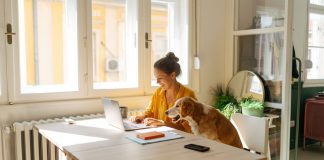 Trabalho híbrido será realidade para 39% dos trabalhadores até o final de 2023