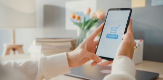 Compras digitais ganham espaço entre os consumidores Compras digitais ganham espaço entre os consumidores