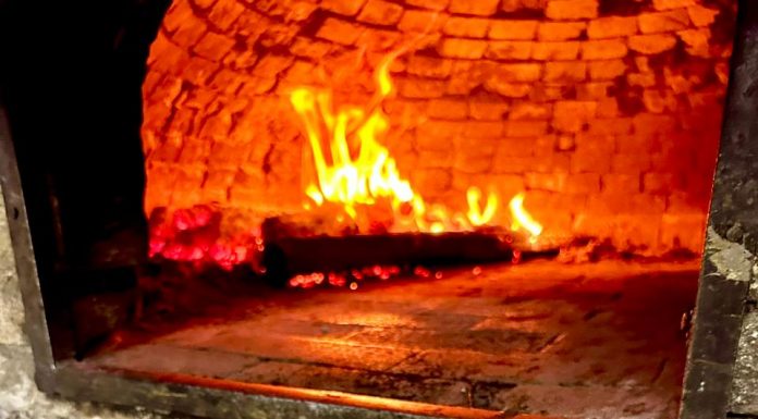 Pizzaria Dallas Botucatu: Cardápio com muitas opções de pizzas para todos os gostos e um molho de tomate especial que é o segredo do sucesso