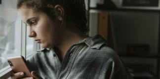 Tempo de tela eleva os níveis de ansiedade em adolescentes Tempo de tela eleva os níveis de ansiedade em adolescentes