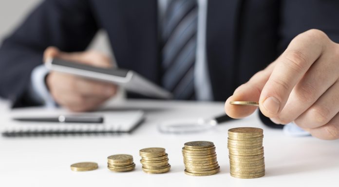 Segurados do INSS recebem novo mínimo a partir do dia 25