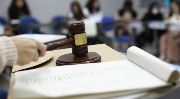 Estudantes participam de simulação da ONU Estudantes participam de simulação da ONU