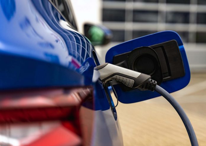 Avanço da eletrificação veicular potencializa atuação de empresas no Brasil Avanço da eletrificação veicular potencializa atuação de empresas no Brasil