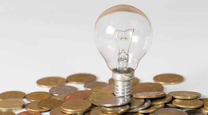 Aumento na conta de luz incentiva economia de energia e sustentabilidade Aumento na conta de luz incentiva economia de energia e sustentabilidade