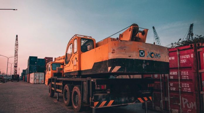 Vendas na indústria de máquinas e equipamentos diminuem Vendas na indústria de máquinas e equipamentos diminuem