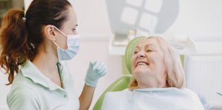 Pacientes diabéticos requerem cuidados especiais com a saúde bucal