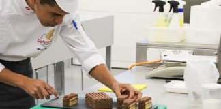 Cursos profissionalizantes oferecem modelo híbrido de ensino