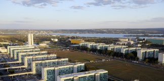 Concursos vão abrir mais de 5,8 mil vagas no governo federal Concursos vão abrir mais de 5,8 mil vagas no governo federal