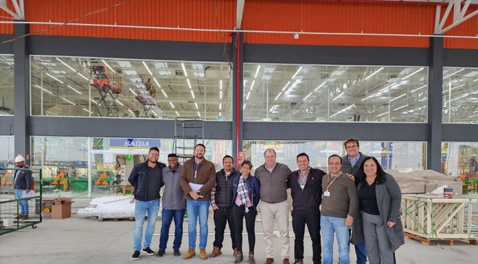Botucatu: Atacadão deve inaugurar sua loja no final da próxima semana. Prefeito foi visitar as obras