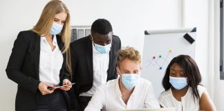 Autora lança livro sobre empreendedorismo pós-pandemia em SP Autora lança livro sobre empreendedorismo pós-pandemia em SP