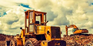 Caem investimentos em máquinas e equipamentos Caem investimentos em máquinas e equipamentos