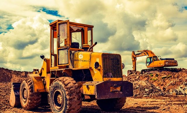 Caem investimentos em máquinas e equipamentos Caem investimentos em máquinas e equipamentos