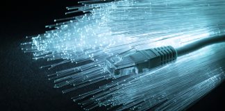 Cabo de fibra óptica alcança 1,7 petabits em 67 quilômetros