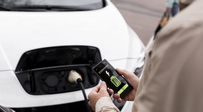 Carros elétricos e híbridos: vendas crescem 55,5% em março