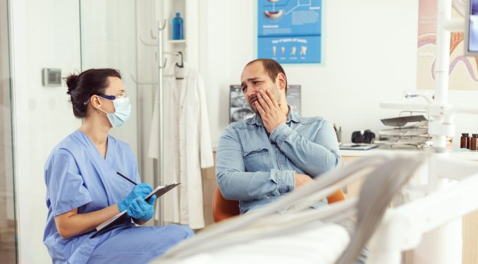 Maioria dos brasileiros não vai ao dentista uma vez ao ano