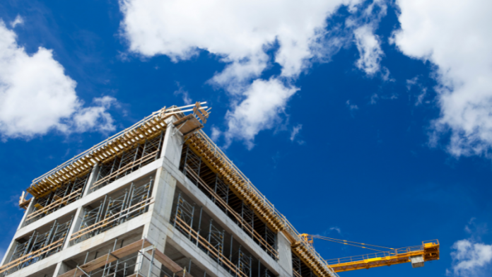 Setor de máquinas e equipamentos aponta queda em abril Setor de máquinas e equipamentos aponta queda em abril