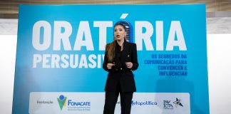 Após post sobre pai analfabeto, filha se torna TEDx Speaker