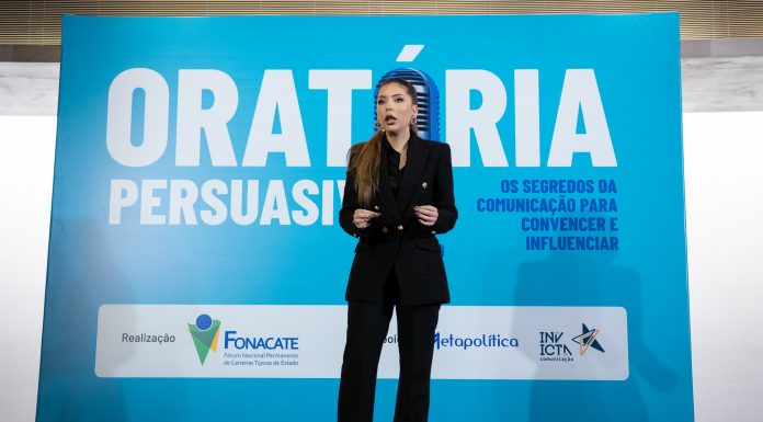 Após post sobre pai analfabeto, filha se torna TEDx Speaker