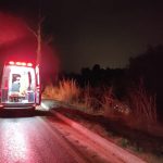 Carro que seguia de Botucatu para Minas capota na BR 146, cai em ribanceira e deixa quatro pessoas feridas