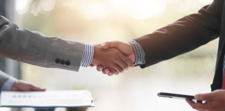 Capacitar a equipe com técnicas de negociação aumenta vendas, diz pesquisa