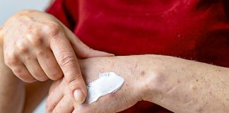 Hidratação ajuda na regeneração da pele