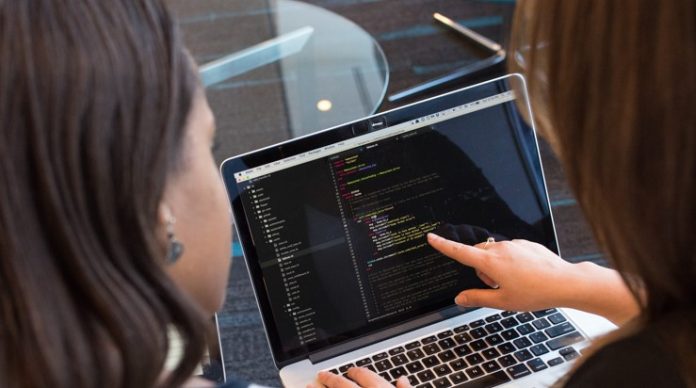 Inscrições para mil bolsas de estudo em TI são prorrogadas