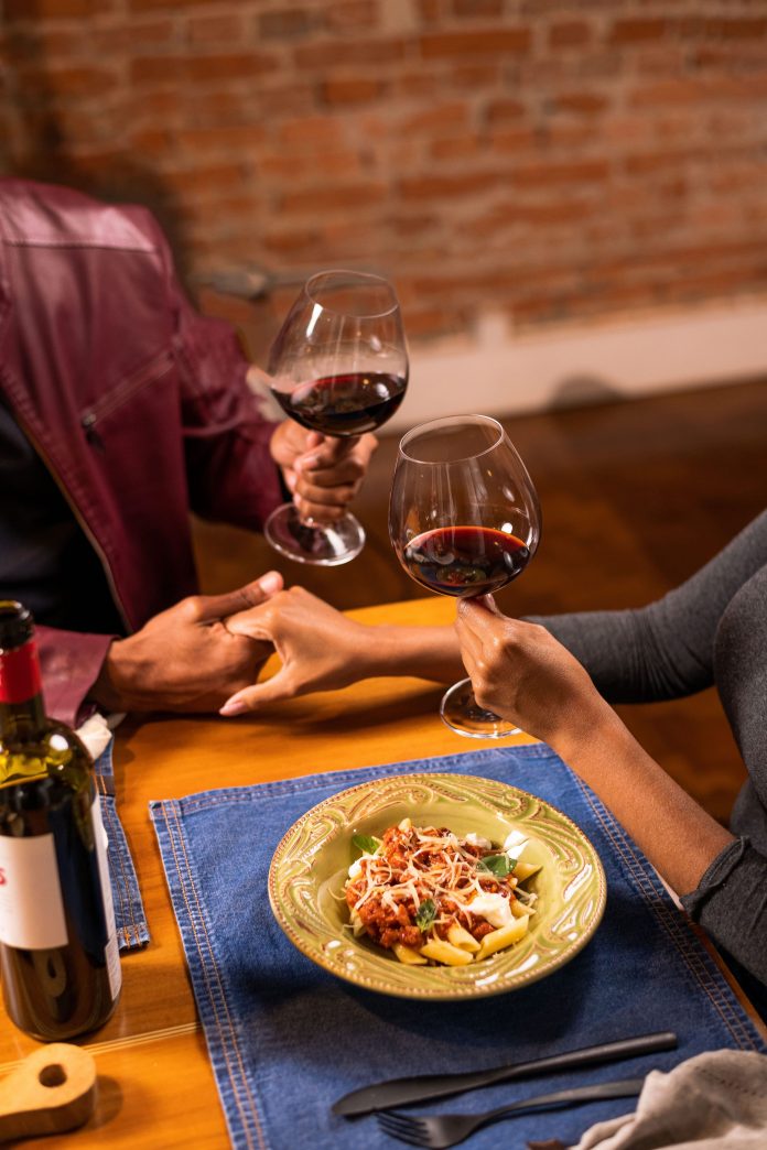 Evino lança termômetro contador e quer encher 5 milhões de taças neste inverno Evino lança termômetro contador e quer encher 5 milhões de taças neste inverno