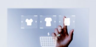 E-commerce deve faturar R$ 185,7 bilhões em 2023 E-commerce deve faturar R$ 185,7 bilhões em 2023