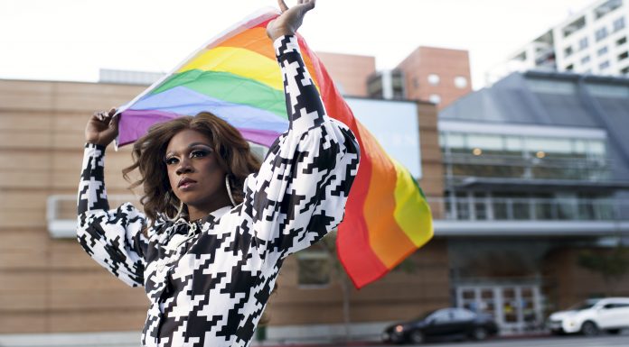 Comunidade LGBTQIA+ enfrenta desafios no mercado de trabalho
