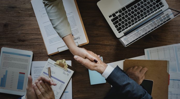 Empresas de médio porte podem obter crédito no exterior Empresas de médio porte podem obter crédito no exterior