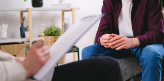 Abordagem da psicoterapia promove o autoconhecimento Abordagem da psicoterapia promove o autoconhecimento