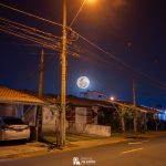 Fotógrafo de Botucatu faz registro impressionante da Superlua na noite desta segunda-feira