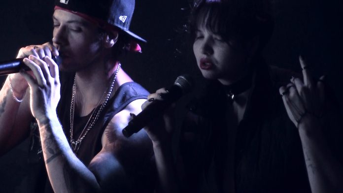 Renato Mesquita lança DVD com Gabi Topázio e convidados Renato Mesquita lança DVD com Gabi Topázio e convidados