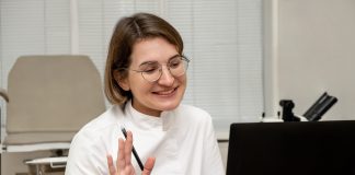 Busca por médicos na internet cresce 50% nos últimos 4 anos