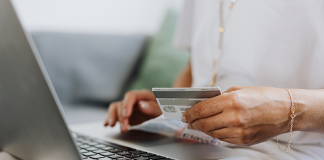 Metade dos compradores se prepara para comprar na Black Friday, dizem estudos Metade dos compradores se prepara para comprar na Black Friday, dizem estudos