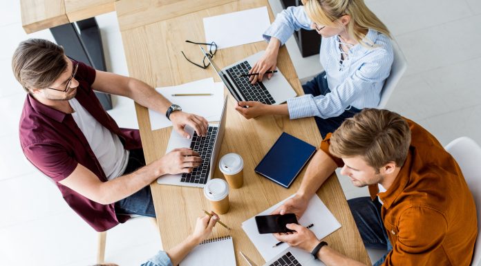 Gestores relatam dificuldades em trabalhar com a Geração Z Gestores relatam dificuldades em trabalhar com a Geração Z