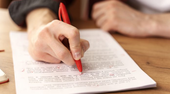Tradução de documentos oficiais possui trâmites específicos