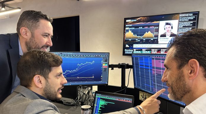 Cresce o número de brasileiros que conseguem economizar e investem, diz pesquisa Cresce o número de brasileiros que conseguem economizar e investem, diz pesquisa