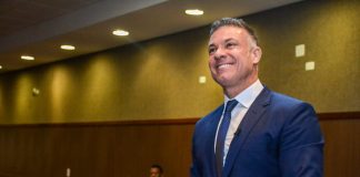 Prefeito de Bagé, Divaldo Lara, recebe prêmio nacional Prefeito de Bagé, Divaldo Lara, recebe prêmio nacional