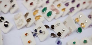 Revenda de joias ganha força no mercado brasileiro Revenda de joias ganha força no mercado brasileiro