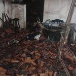 Botucatu: Casa fica destruída após incêndio na Cohab 1. Fogo foi causado por uso de vela